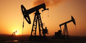 $100 OIL CRUMBLES AS IRAN DEAL LOOMS: AMERICA ON THE BRINK OF ECONOMIC CHAOS